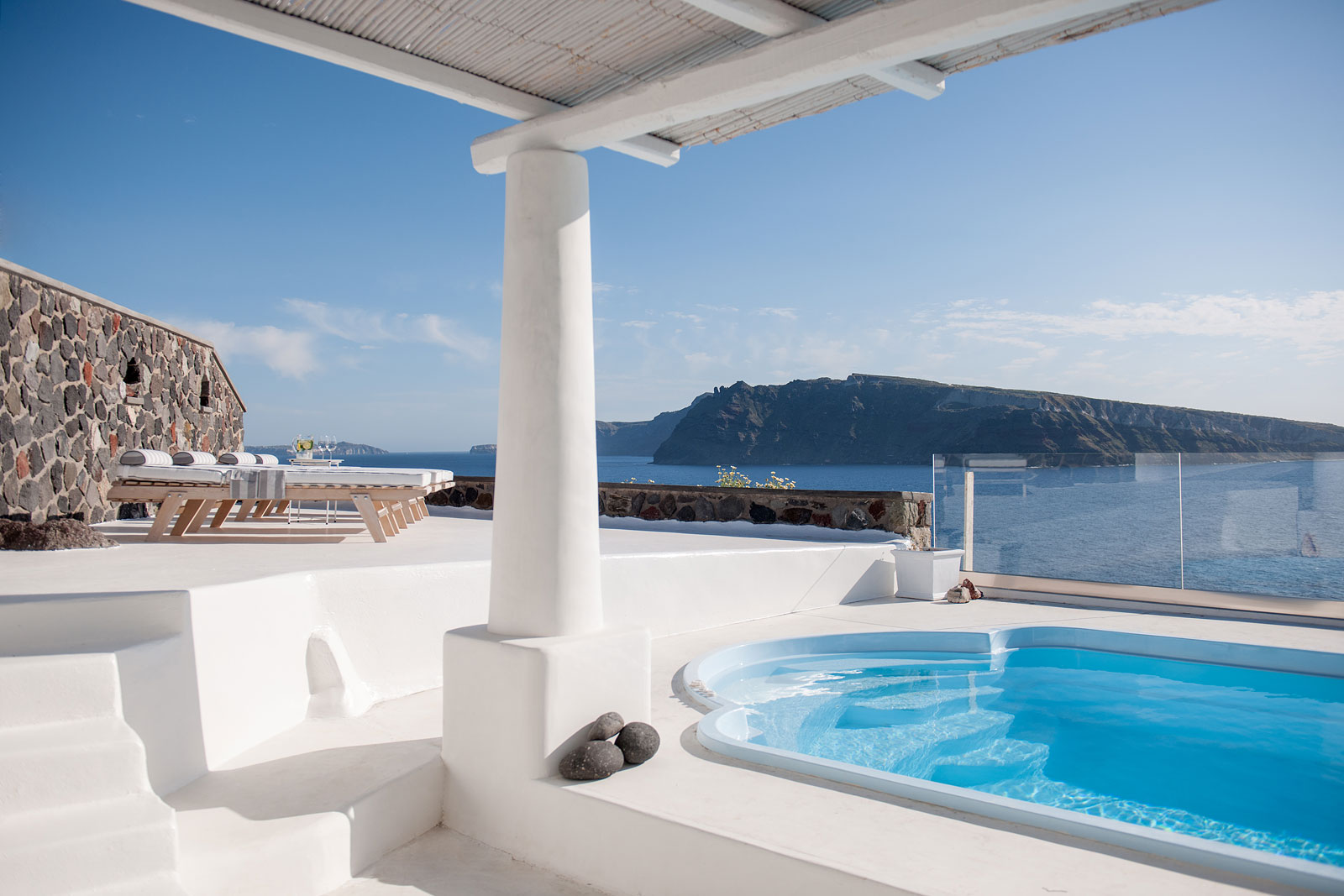 Luxury 3 bedroomed villas Oia