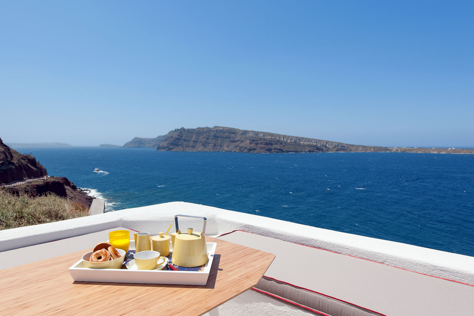 Luxury 3 bedroomed villas Oia