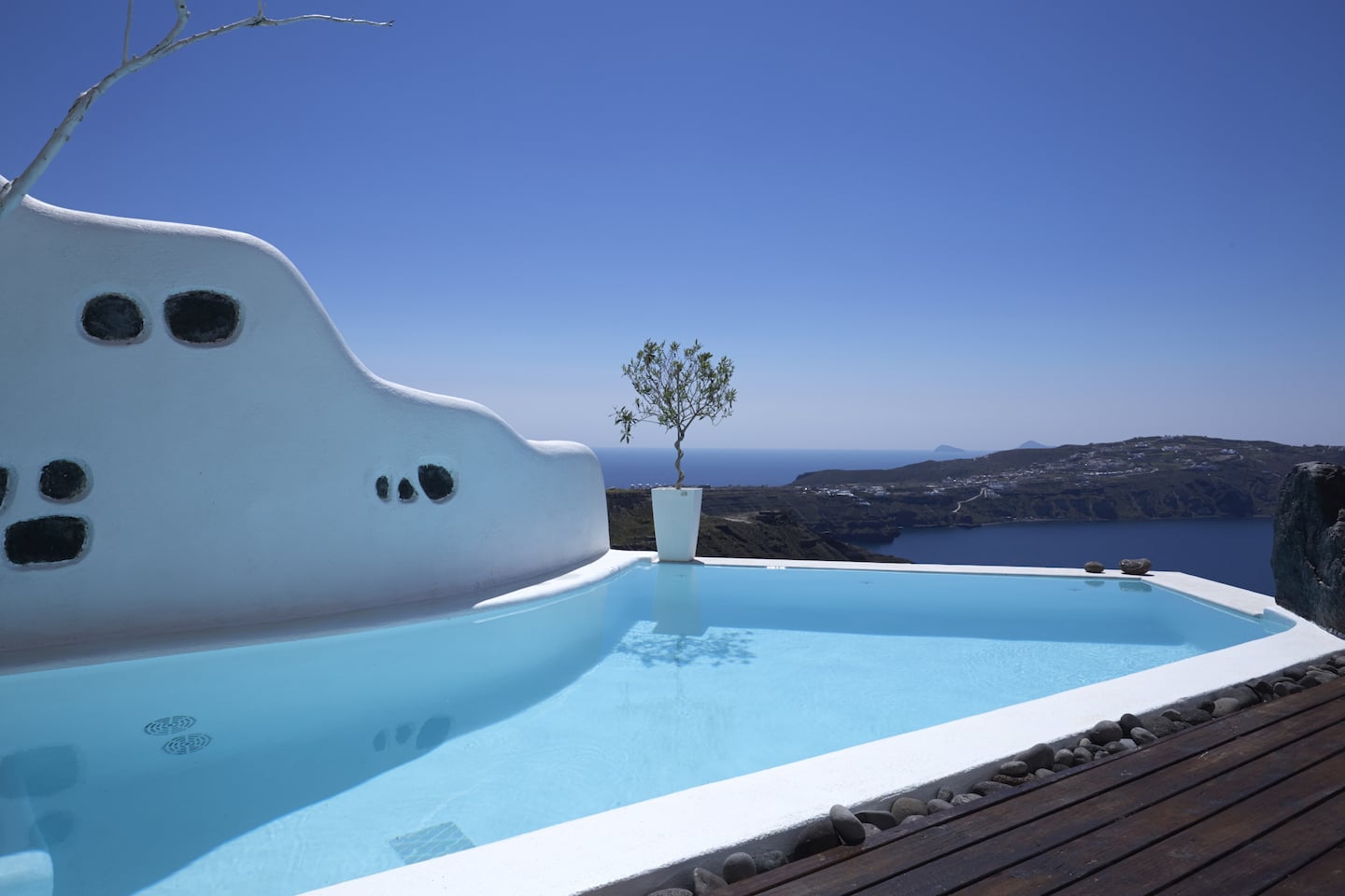 Megalochori Caldera View Suites